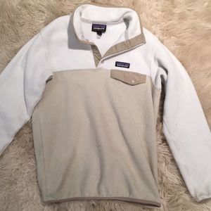 white/cream fleece Patagonia pullover